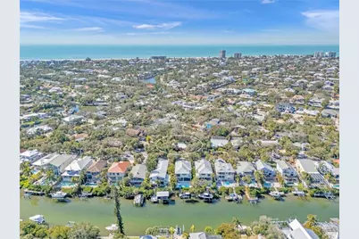 5144 Oxford Drive, Sarasota, FL 34242 - Photo 18