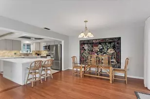 1110 Breezemont Dr, Sarasota, FL 34232 - Photo 6