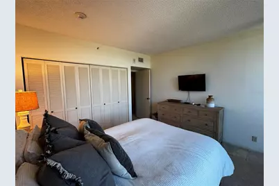 1085 Gulf Of Mexico Drive #205, Longboat Key, FL 34228 - Photo 20