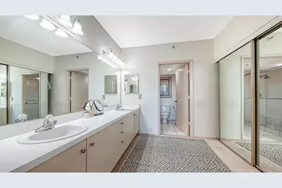 1085 Gulf Of Mexico Drive #205, Longboat Key, FL 34228 - Photo 28