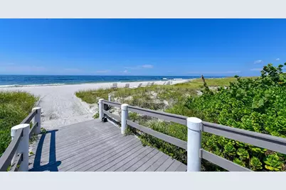 1085 Gulf Of Mexico Drive #205, Longboat Key, FL 34228 - Photo 60
