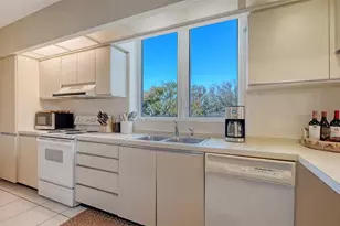 1085 Gulf of Mexico Dr, Longboat Key, FL 34228 - Photo 20