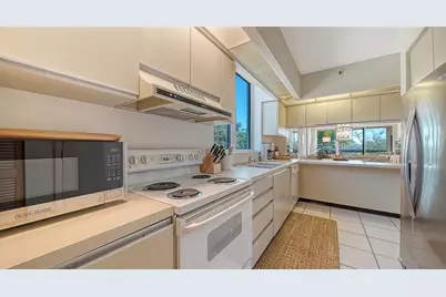 1085 Gulf Of Mexico Drive #205, Longboat Key, FL 34228 - Photo 24