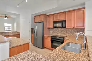 7702 Lake Vista Ct, Bradenton, FL 34202 - Photo 4