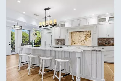 6934 Belgrave Drive, Siesta Key, FL 34242 - Photo 10