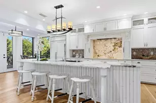 6934 Belgrave Dr, Siesta Key, FL 34242 - Photo 10