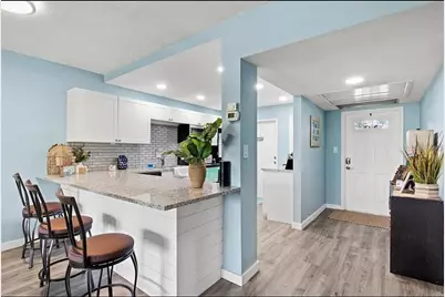 7461 W Country Club Drive N #108, Sarasota, FL 34243 - Photo 2