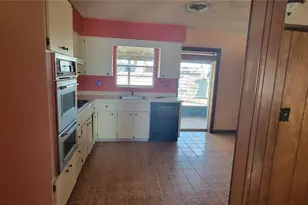 5515 27th St W, Bradenton, FL 34207 - Photo 4