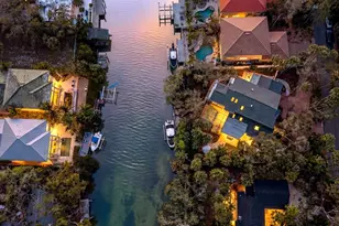 5045 Oxford Dr, Sarasota, FL 34242 - Photo 10