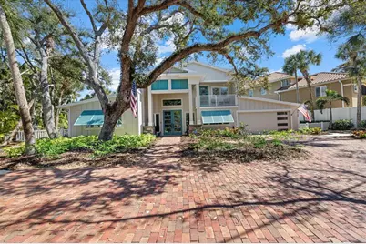 5045 Oxford Drive, Sarasota, FL 34242 - Photo 4