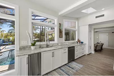 5045 Oxford Drive, Sarasota, FL 34242 - Photo 18