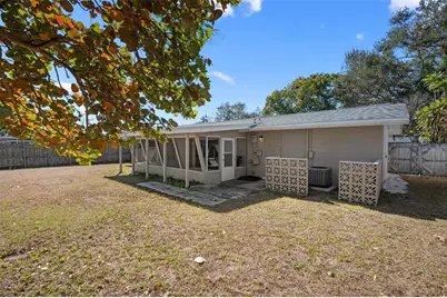 4213 Des Plaines Drive, Sarasota, FL 34233 - Photo 24