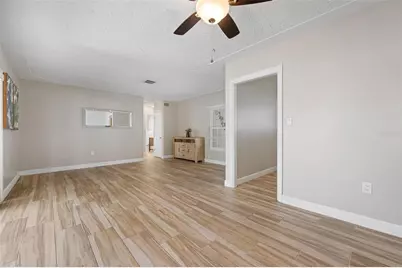 4213 Des Plaines Drive, Sarasota, FL 34233 - Photo 8