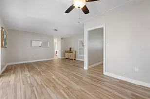 4213 Des Plaines Dr, Sarasota, FL 34233 - Photo 8