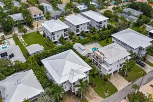 1021 Crescent St, Sarasota, FL 34242 - Photo 4