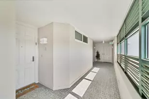 988 Boulevard of the Arts, Sarasota, FL 34236 - Photo 6