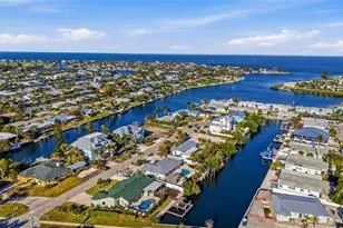 501 65th St, Holmes Beach, FL 34217 - Photo 1