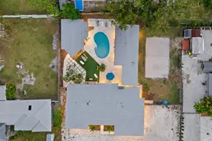 2069 Bougainvillea St, Sarasota, FL 34239 - Photo 4