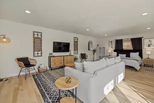 2069 Bougainvillea St, Sarasota, FL 34239 - Photo 22