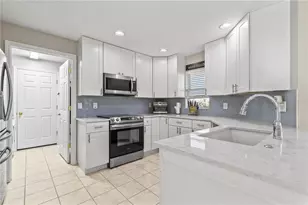 5011 72nd St E, Palmetto, FL 34221 - Photo 4