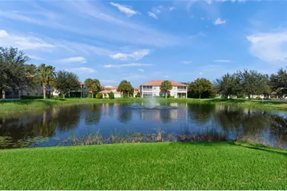 203 Casa Del Lago Way #203, Venice, FL 34292 - Photo 4