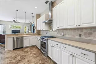 7714 Ashley Cir, Bradenton, FL 34201 - Photo 8