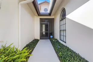 7242 Villa D Este Dr, Sarasota, FL 34238 - Photo 2