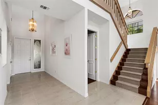 7242 Villa D Este Dr, Sarasota, FL 34238 - Photo 4