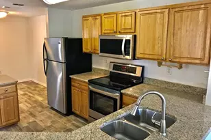 5600 Bentgrass Dr, Sarasota, FL 34235 - Photo 2