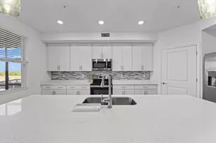 17585 Boracay Ct, Venice, FL 34293 - Photo 10