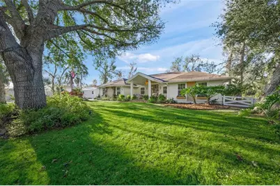 9003 63rd Avenue Drive E, Bradenton, FL 34202 - Photo 2