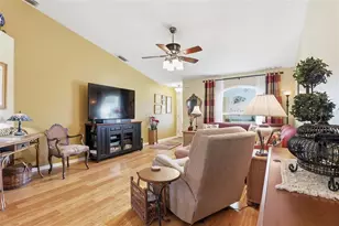 3619 78th Ave E, Sarasota, FL 34243 - Photo 10