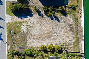 721 Emerald Harbor Dr, Longboat Key, FL 34228 - Photo 1