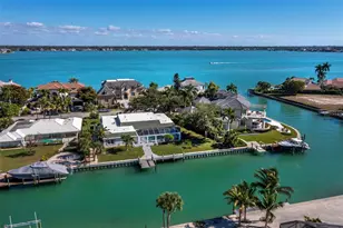 488 Meadow Lark Dr, Sarasota, FL 34236 - Photo 2