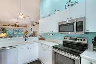 4655 Tower Hill Ln, Sarasota, FL 34238 - Photo 14