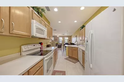 3736 82nd Avenue Circle E #103, Sarasota, FL 34243 - Photo 16