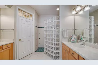 4906 Lakescene Place, Sarasota, FL 34243 - Photo 22