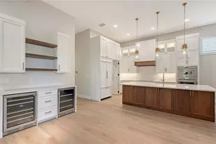 2482 Dick Wilson Dr, Sarasota, FL 34240 - Photo 10