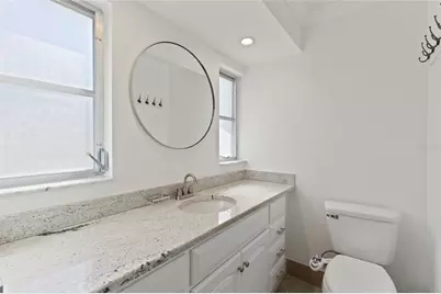 6725 Roxbury Drive, Sarasota, FL 34231 - Photo 10