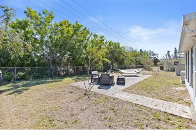 6725 Roxbury Drive, Sarasota, FL 34231 - Photo 20