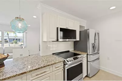 6725 Roxbury Drive, Sarasota, FL 34231 - Photo 10