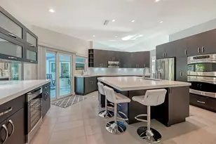 6948 Stetson St Cir, Sarasota, FL 34243 - Photo 8