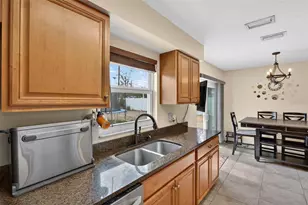 4946 Brookmeade Dr, Sarasota, FL 34232 - Photo 4