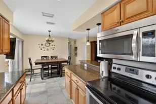 4946 Brookmeade Dr, Sarasota, FL 34232 - Photo 8