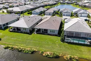 10253 Canaveral Cir, Sarasota, FL 34241 - Photo 38