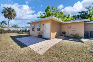 5135 Brookmeade Dr, Sarasota, FL 34232 - Photo 26