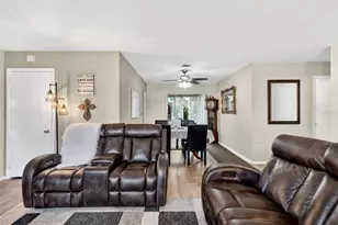 405 W Seminole Dr, Venice, FL 34293 - Photo 8