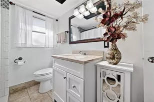 405 W Seminole Dr, Venice, FL 34293 - Photo 20