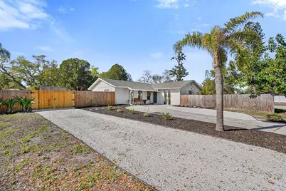 635 Melody Circle, Sarasota, FL 34237 - Photo 2