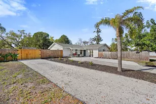 635 Melody Cir, Sarasota, FL 34237 - Photo 2